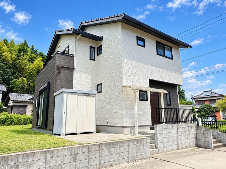 津市安濃町安濃で築8年おしゃれな中古住宅が出ました♪！お庭も広々♪
